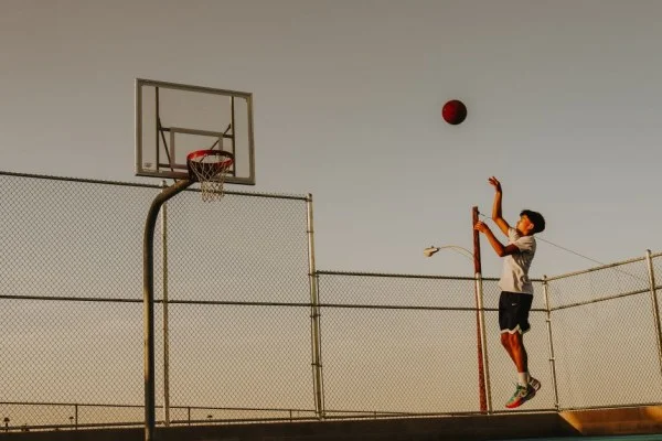 basketball player shooting jump shot
